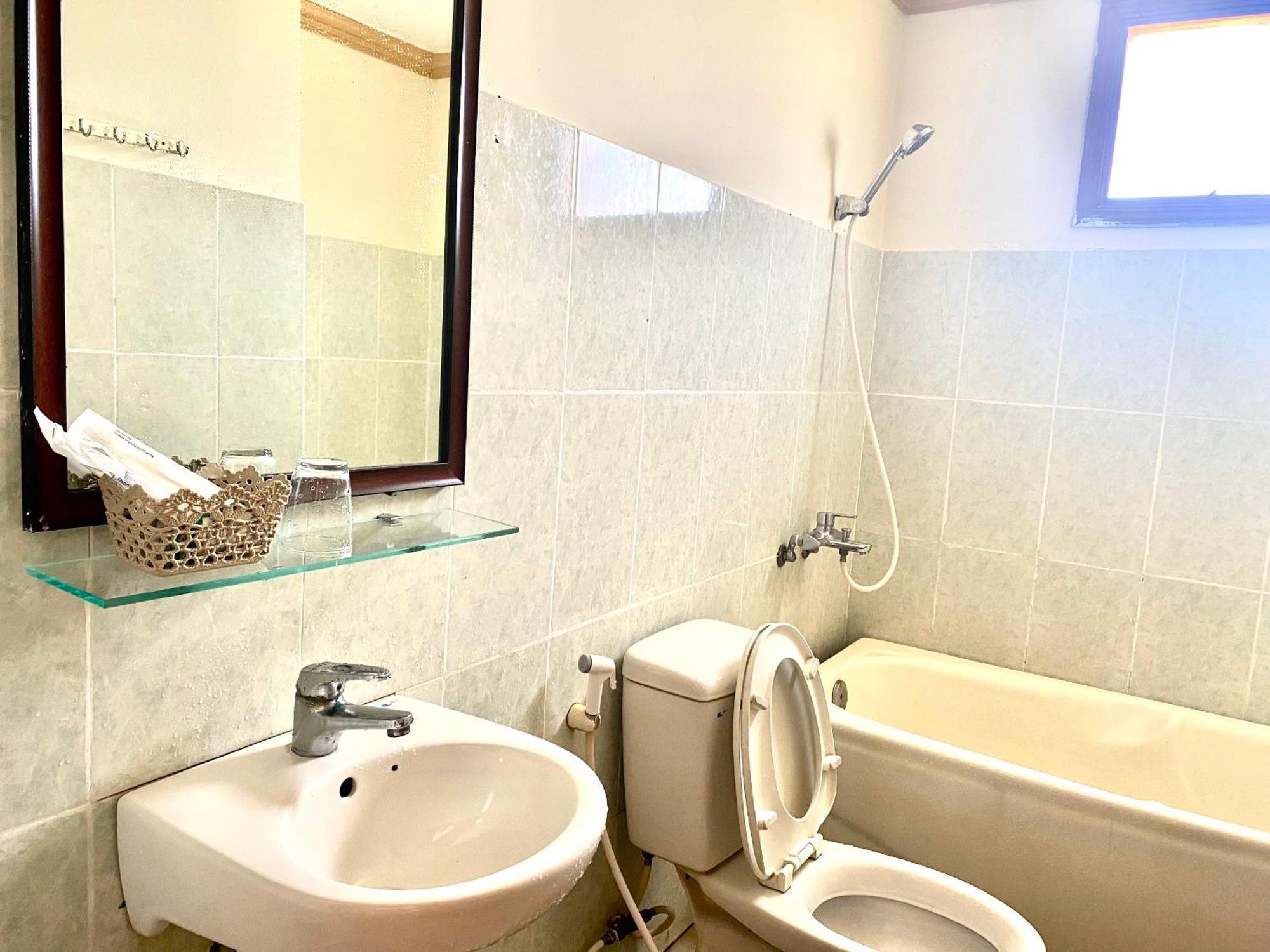 Hotel Khach San Ban Me Xanh Buôn Ma Thuột Esterno foto